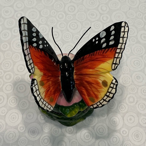 Butterfly Trinket Box with Floral Design - Picture 4 of 7